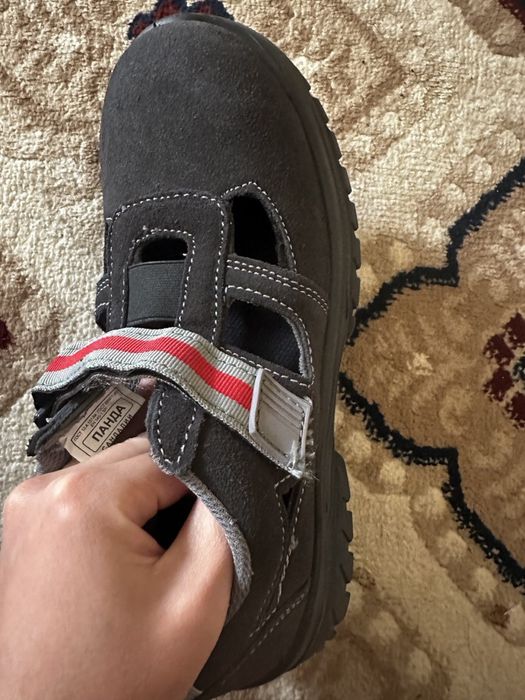 Защитная спец обувь 42 р 1 пара