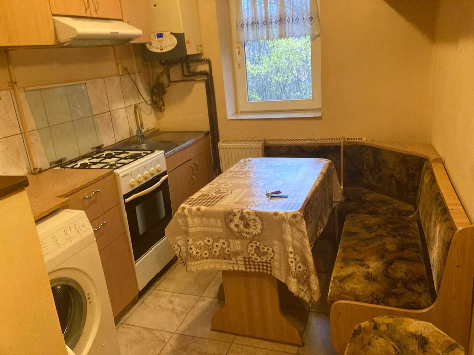 Vând apartament 2 camere, parter, Jimbolia în zona gării.