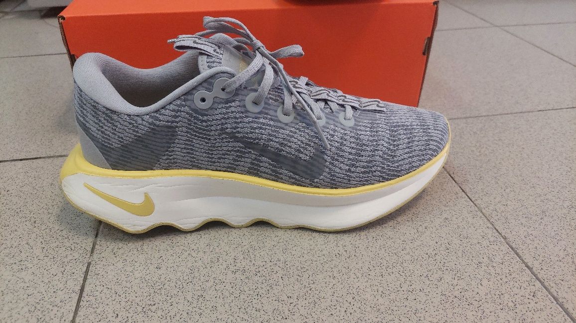 Маратонки Nike Motiva