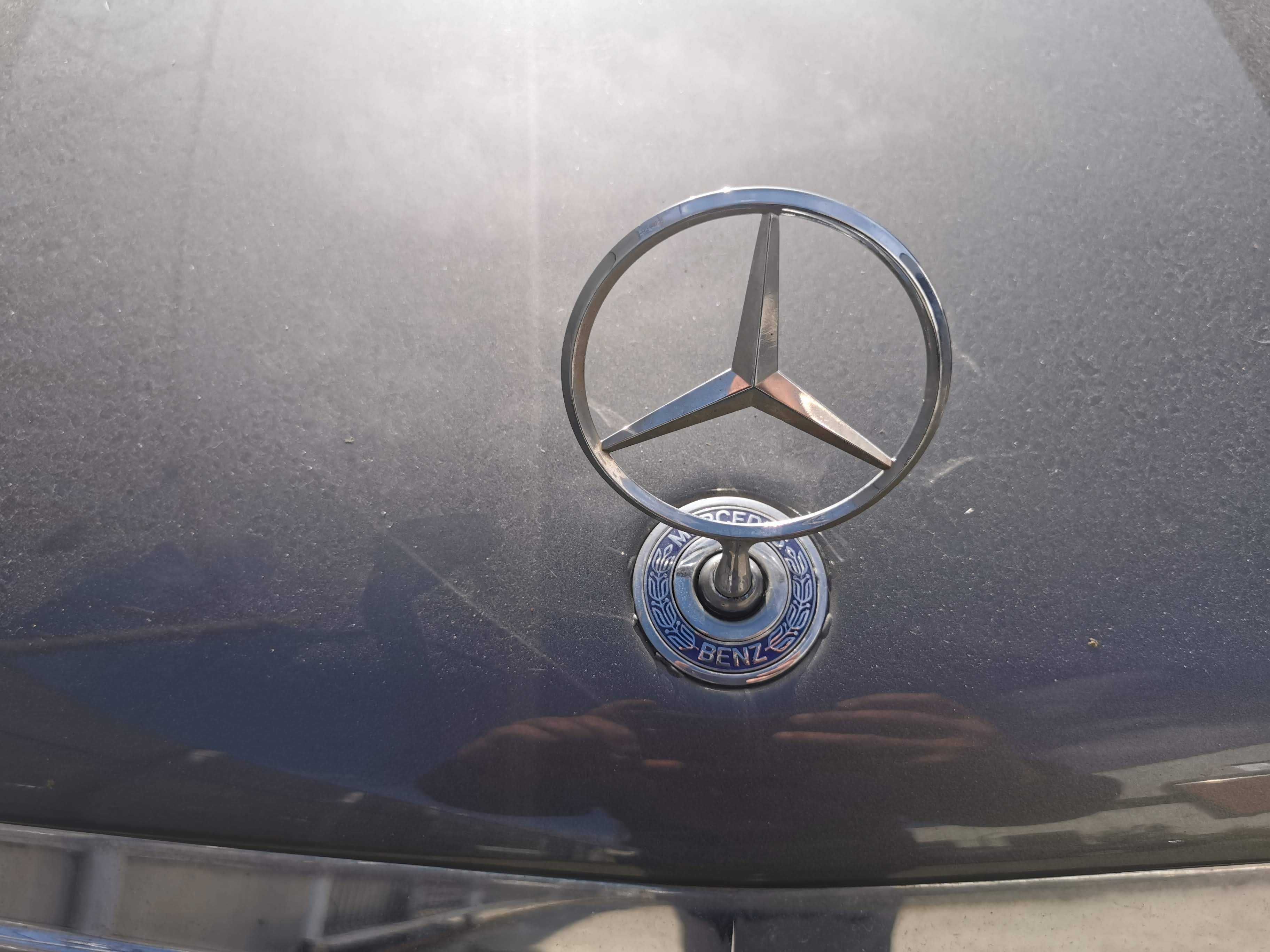 Piese Mercedes-Benz W124 Capota Faruri Semn