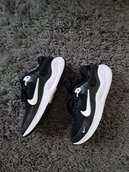 Маратонки Nike,размер 32