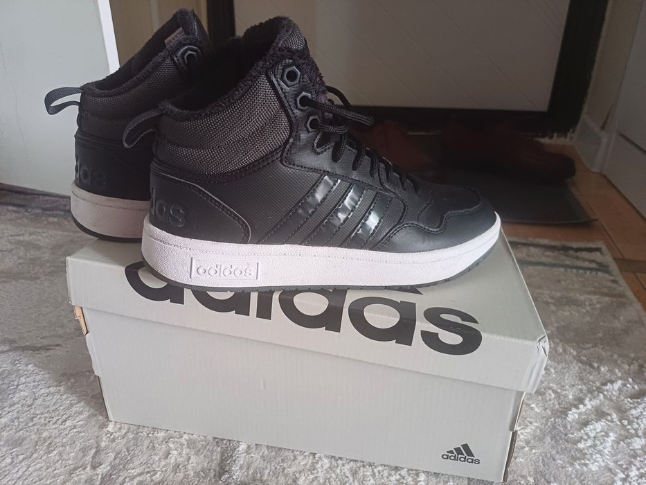 Продам обувь осенний, Adidas