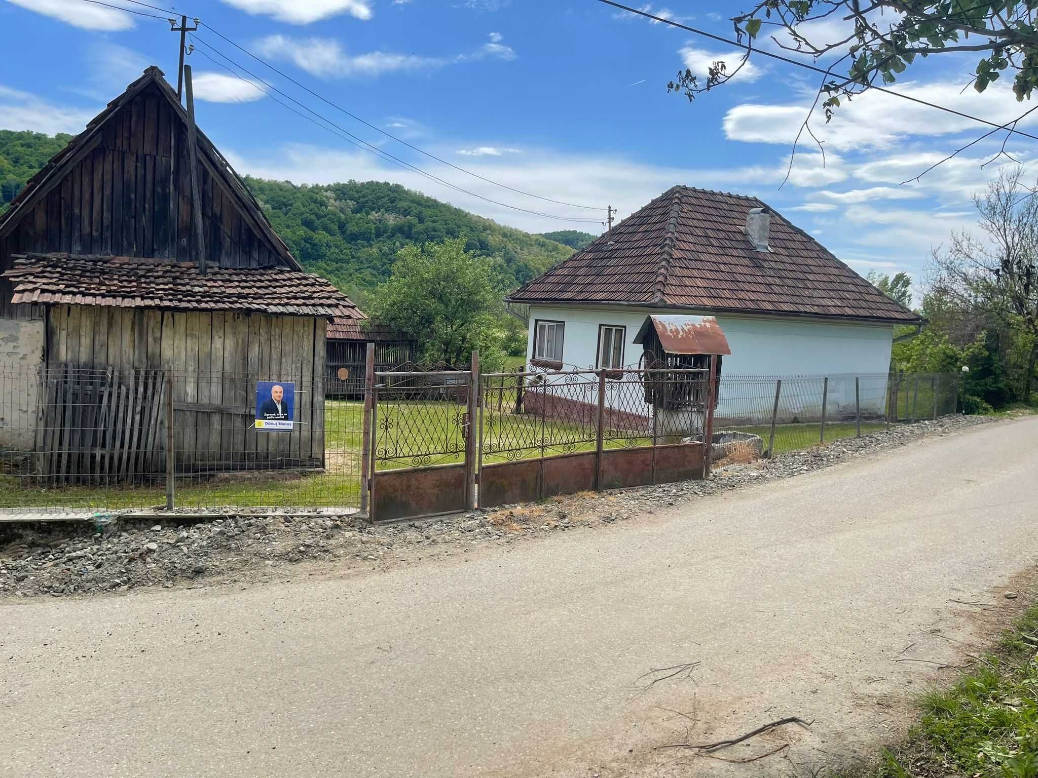 Casa de vanzare sat Ribița jud. Hunedoara cu 50 de ari de teren