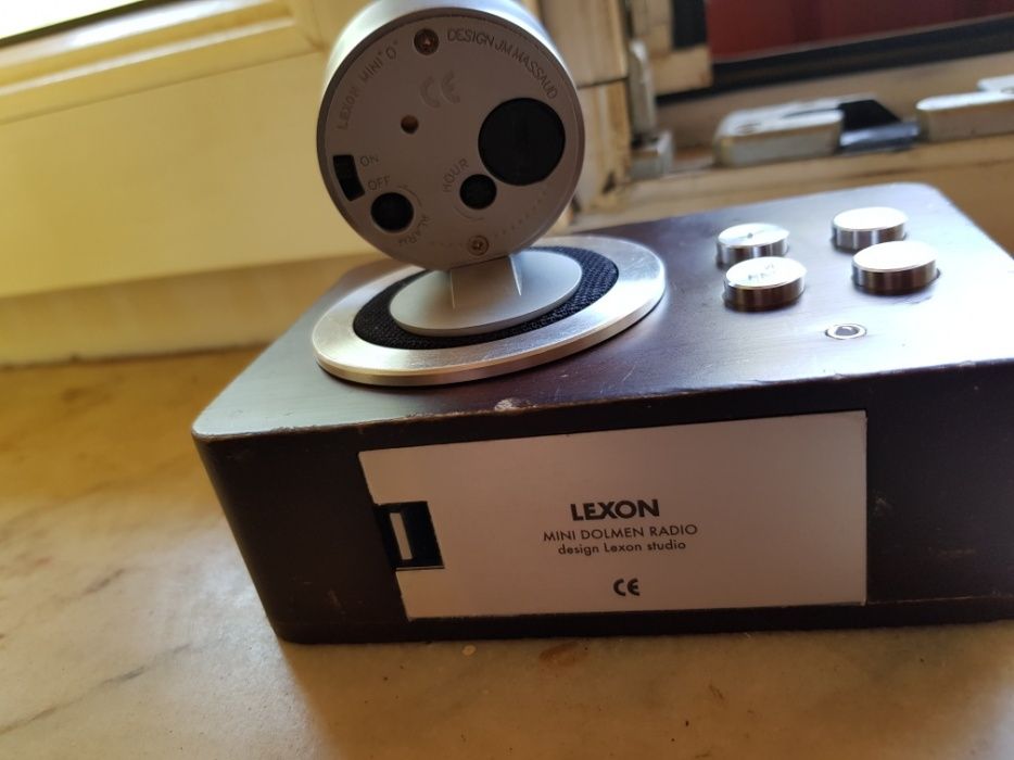 Set voiaj LEXON : Lexon Mini Dolmen Radio si ceas voiaj Lexon mini 'o'