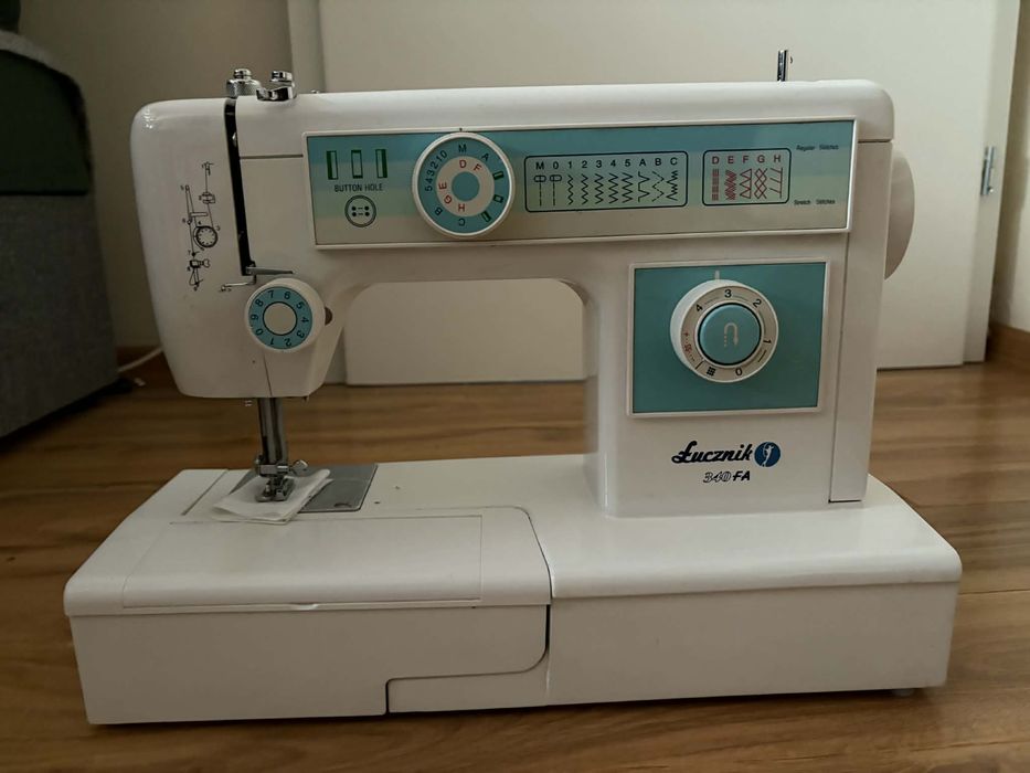 Продавам шевна машина Лучник електрическа!