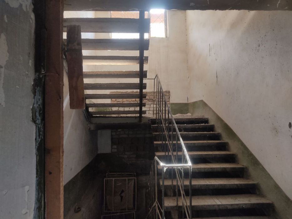 Продаётся производственная территория с 3-х этажным зданием!