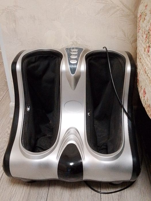 Массажер для ног ,почти новая,пользовались три месяца,покупали дороже