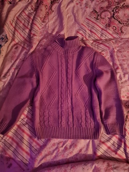 Продам тёплый свитер на ребёнка