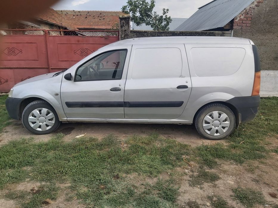 Vind Dacia Logan și un BMW