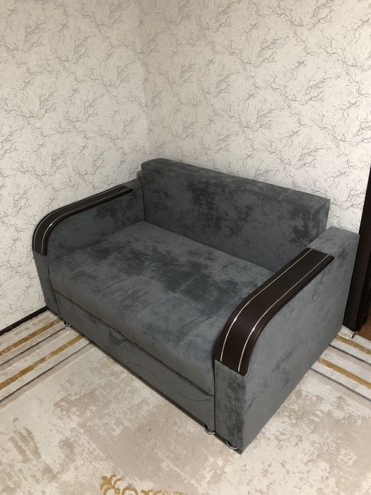 Продам диван срочно