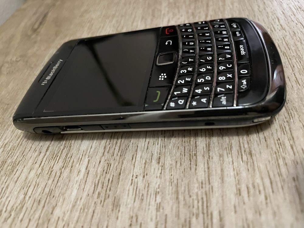 Blackberry 9700 , Black