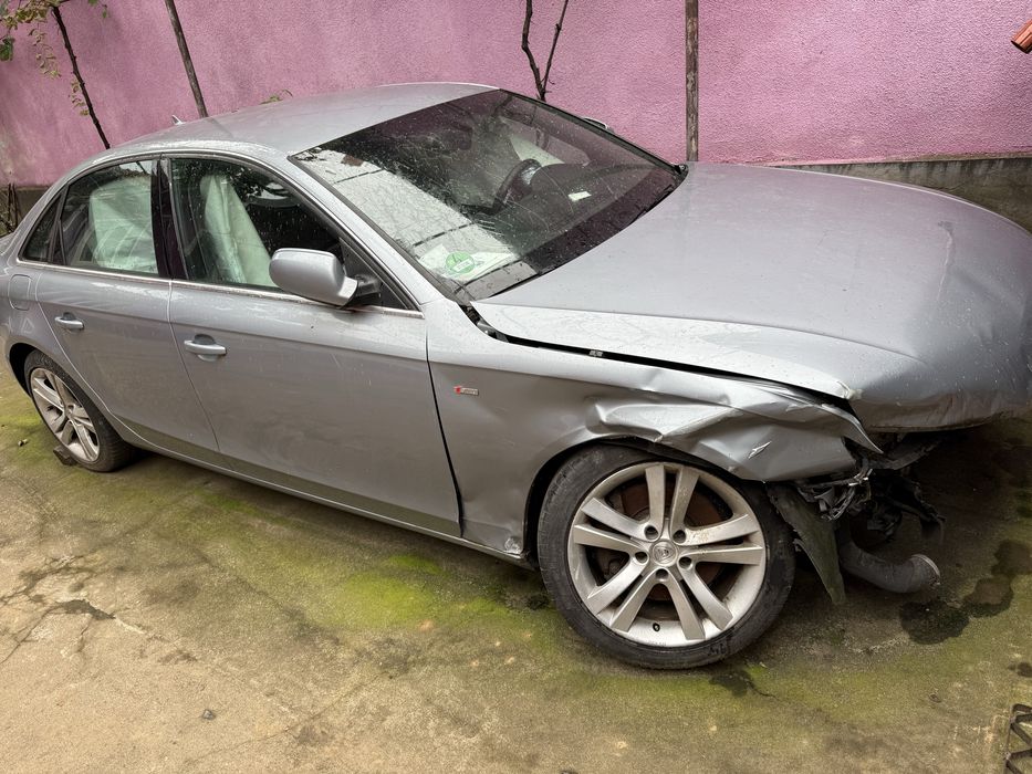 Vând Audi A4 B8 V6 3.0 2011