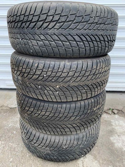 Зимни гуми NOKIAN 235/55R17 DOT 3723 17 ЦОЛА