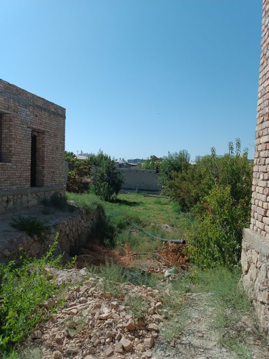 Uchastka sotiladi
