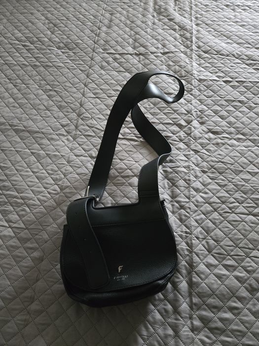 Дамска черна чанта