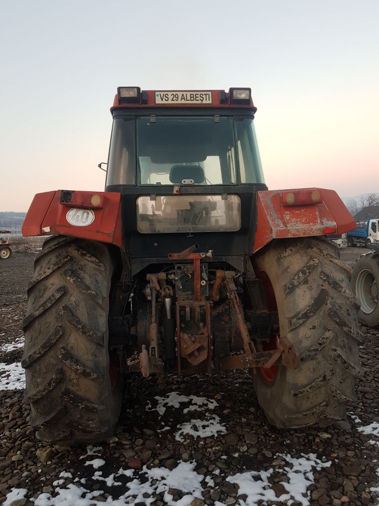 Dezmembrez Tractor Internațional 1255 XL cu Încărcător Frontal