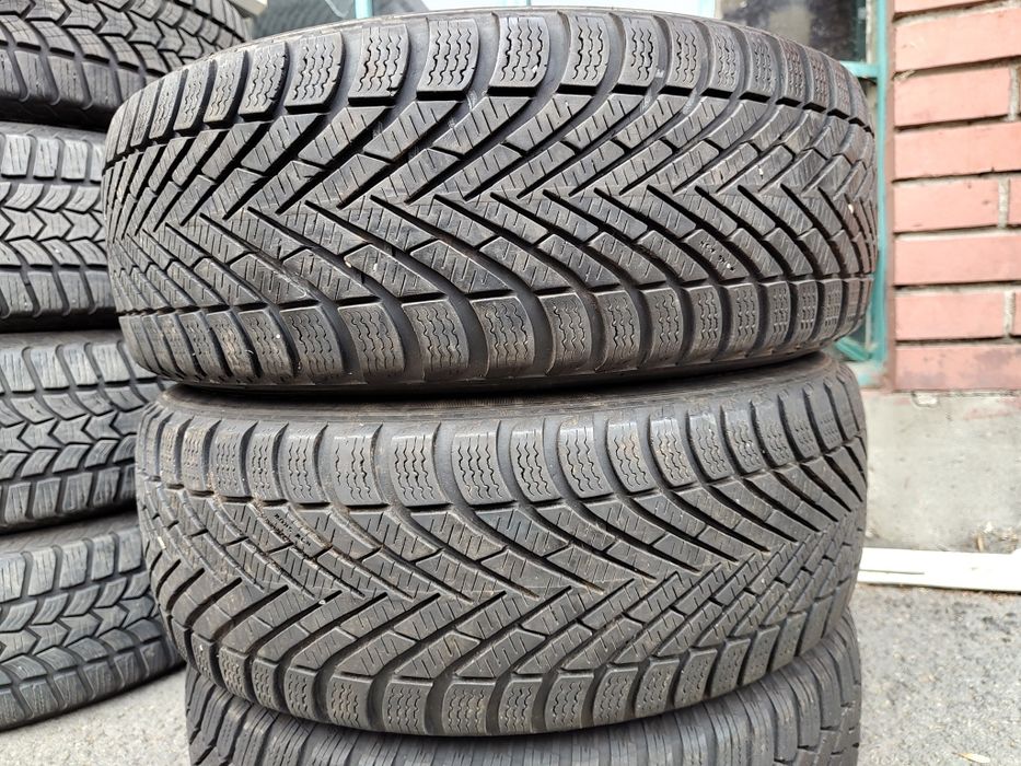 Продавам 2бр. Зимни гуми 205/55/16 Pirelli