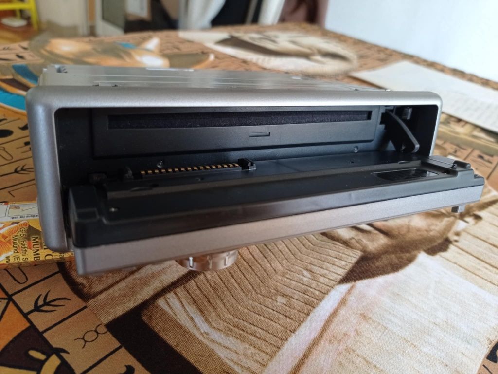 Авто радио cd плеър висок клас JVC