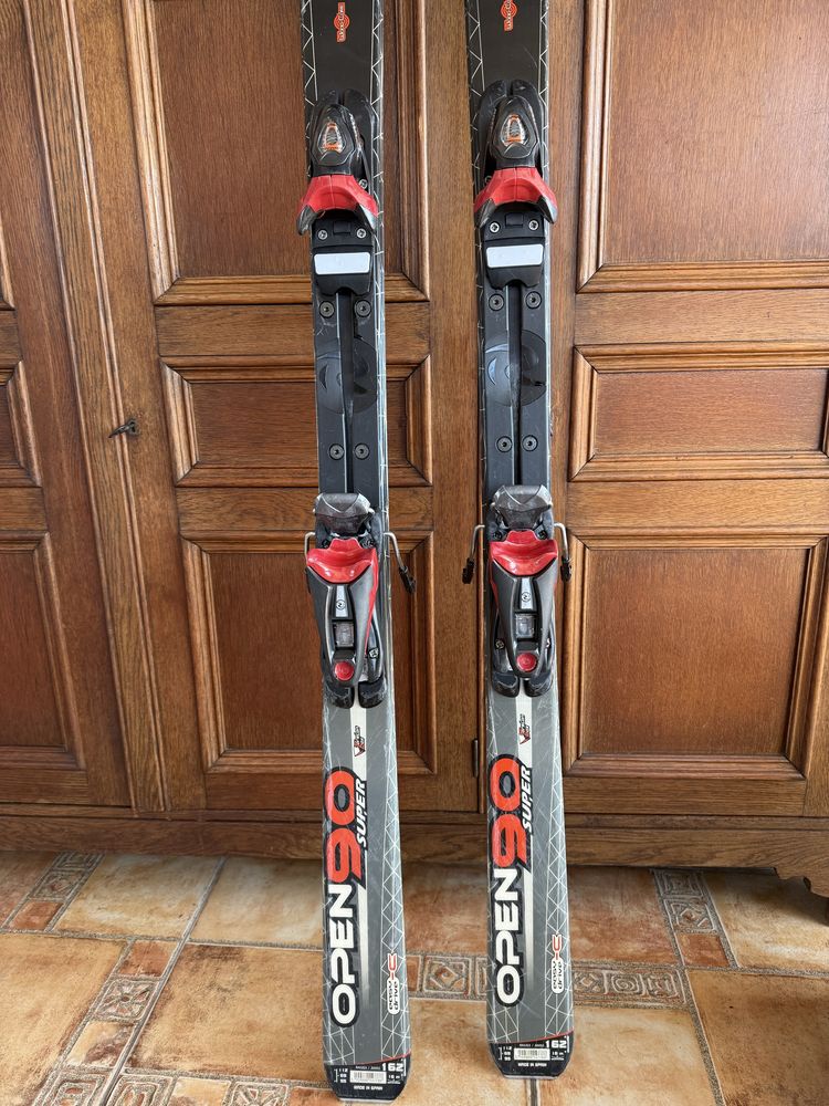 Ски 162 и ски обувки 26,5 ROSSIGNOL
