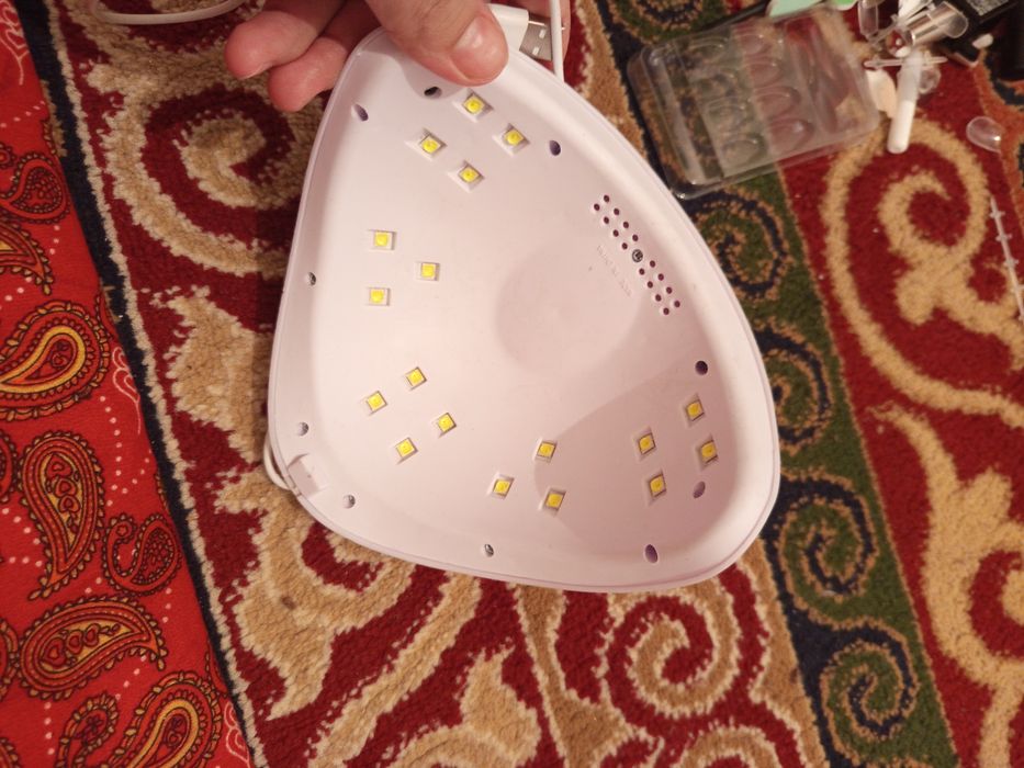 Маникюрный лампа