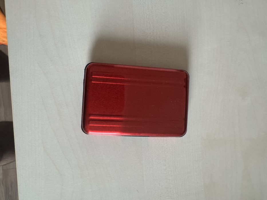Carcasă metalică pentru carduri sd