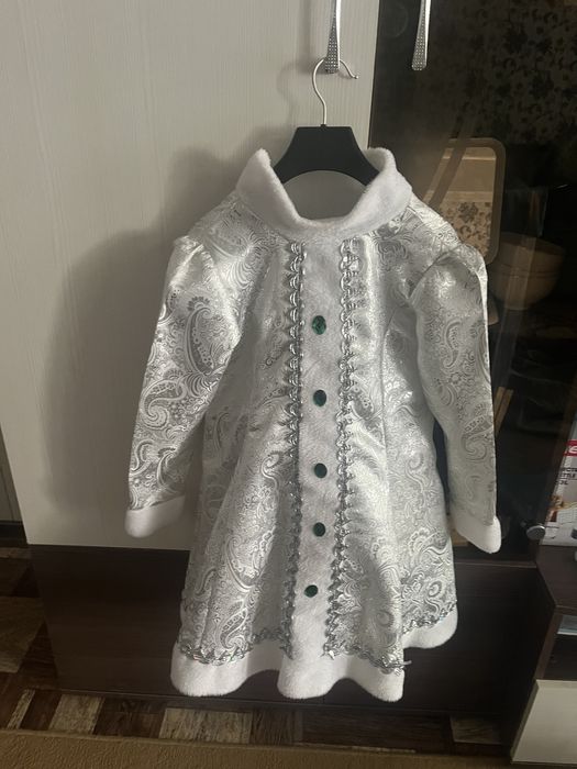 Продам детские платья б/у