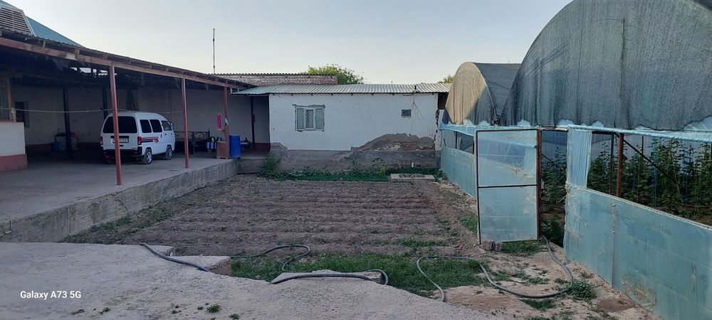 17 сотих ховли уй сотилади