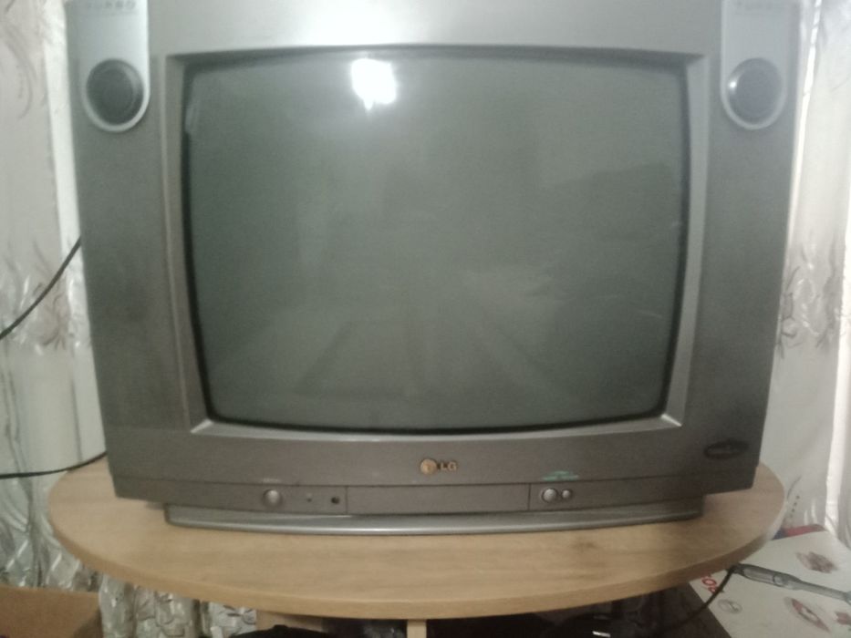 Отдам телевизор LG