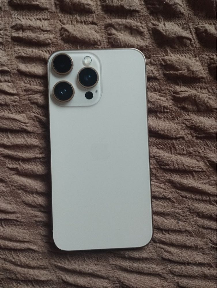 Iphone xr 16 korpusda gold rang 100% yomkist