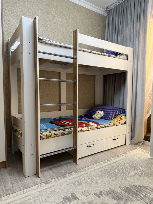 Детская двухъярусная кровать, в отличном состоянии!