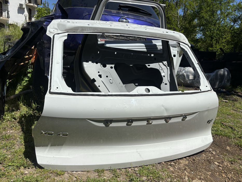 Капак Volvo XC40