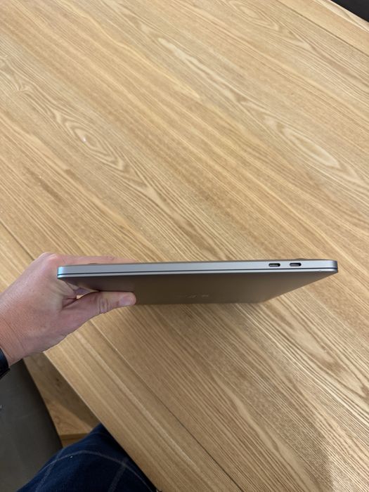 MacBook Pro 13” M1, 16 GB RAM – отлично състояние