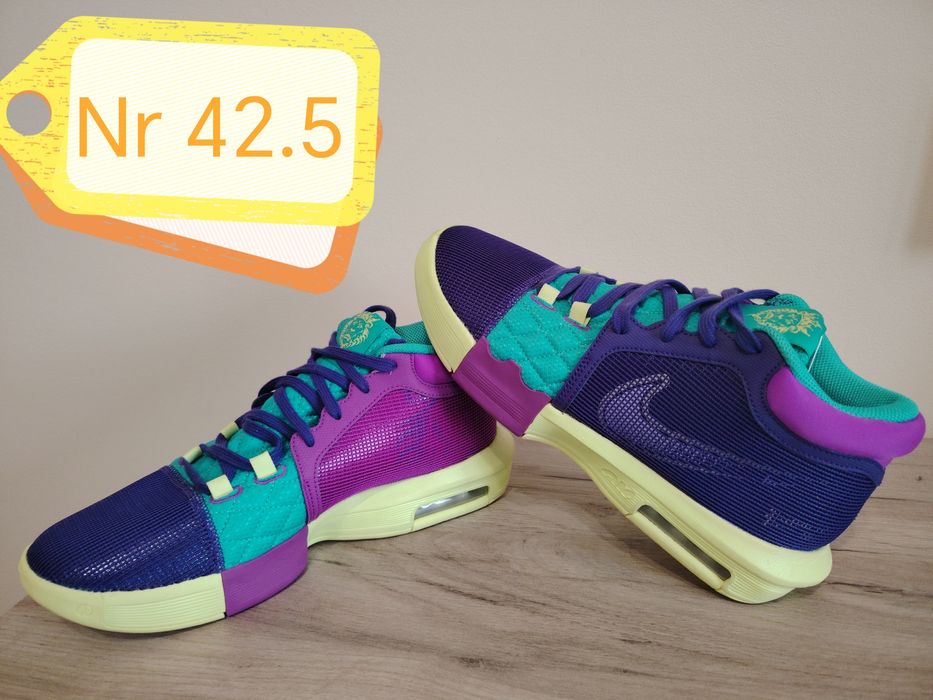 Nike LeBron witness 8 diferite modele