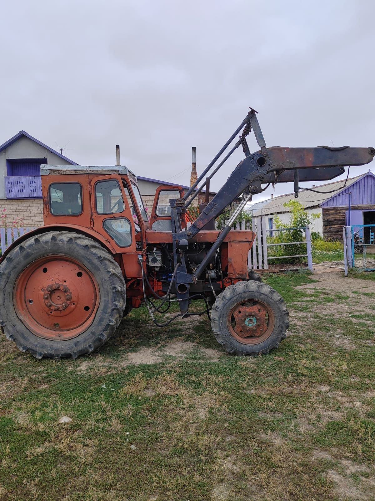 Продам  ТРАКТОР с куном