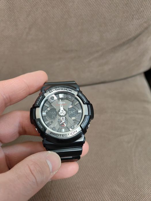 Продавам Casio GA 200