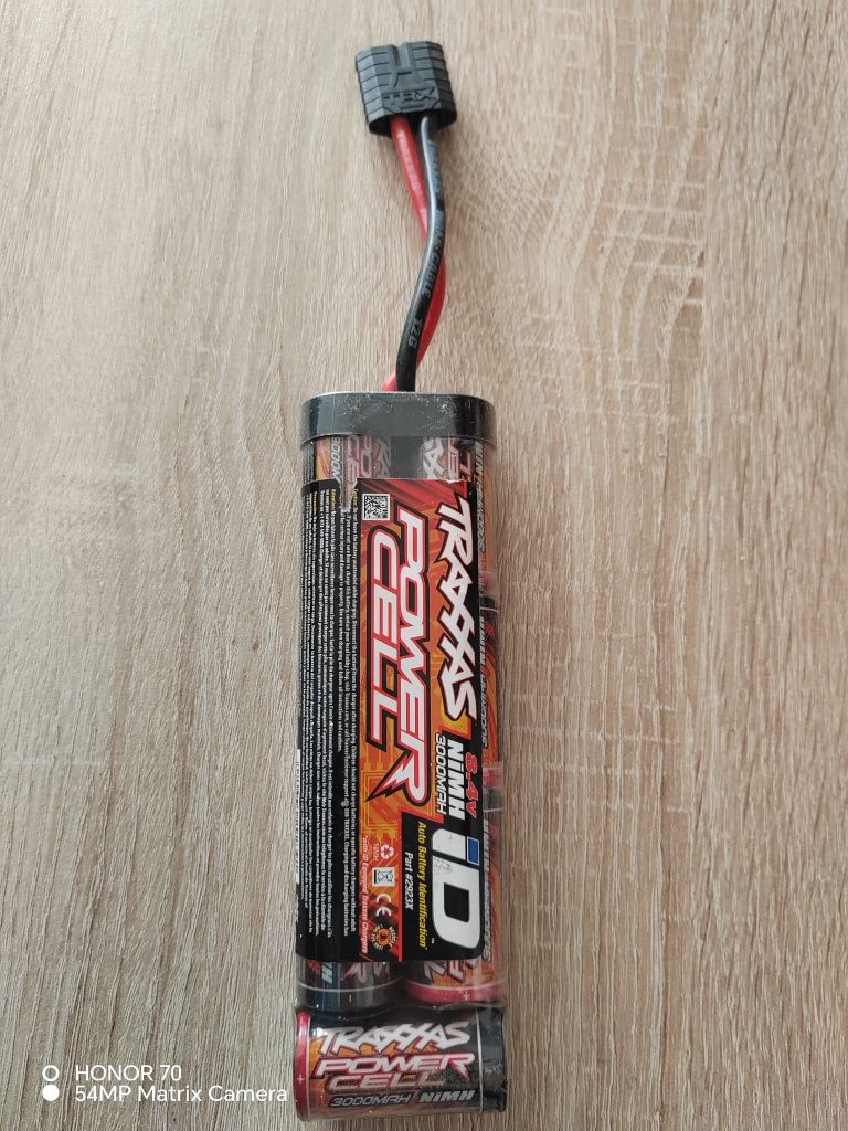 Automodel Acumulator/baterie TRAXXAS NIMh 8,4V, 3000mAh si incarcator
