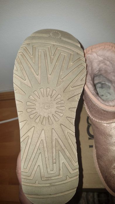 Ghete UGG marime 37