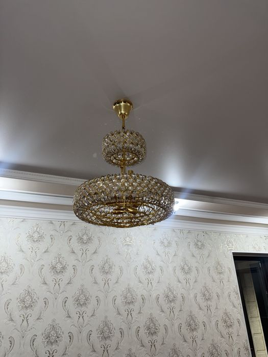 Продам люстры в гостинную