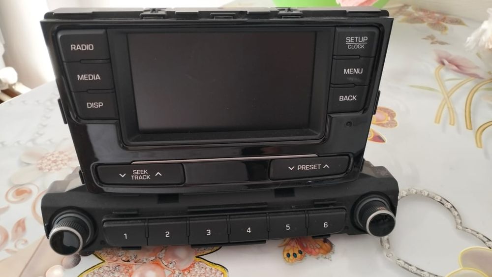 Продам автомагнитолу штатный hyundai accent есть рамка штекера всё на