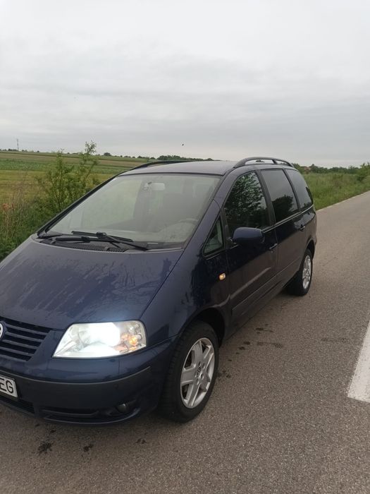 Vând Volkswagen Sharan