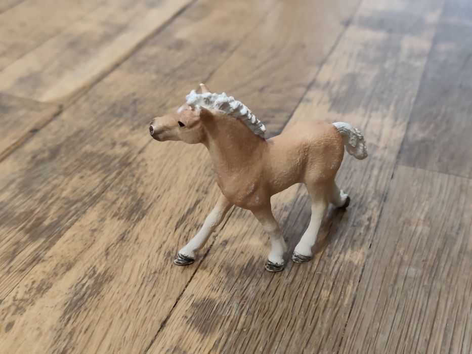 Schleich фигури коне