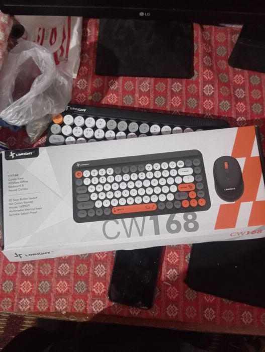 Yangi klaviatura sotiladi