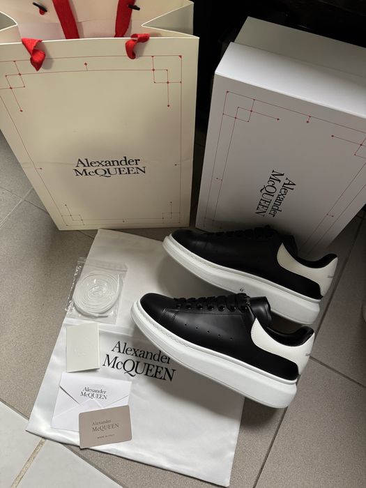 Pantofi Alexander McQuuen Oversized Sneakers- Noi, Ambalaj Complet