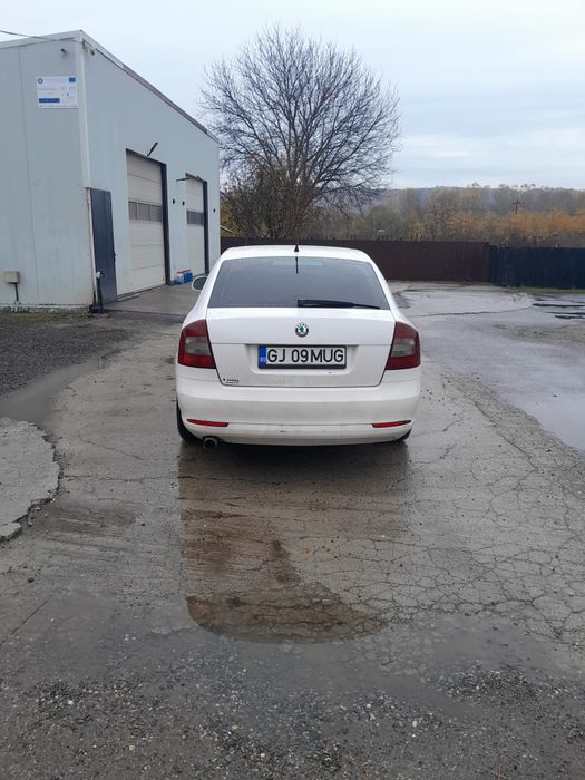 Vând Skoda Octavia 3 perfect funcțională ! 
Motor 1.6 dizel !
