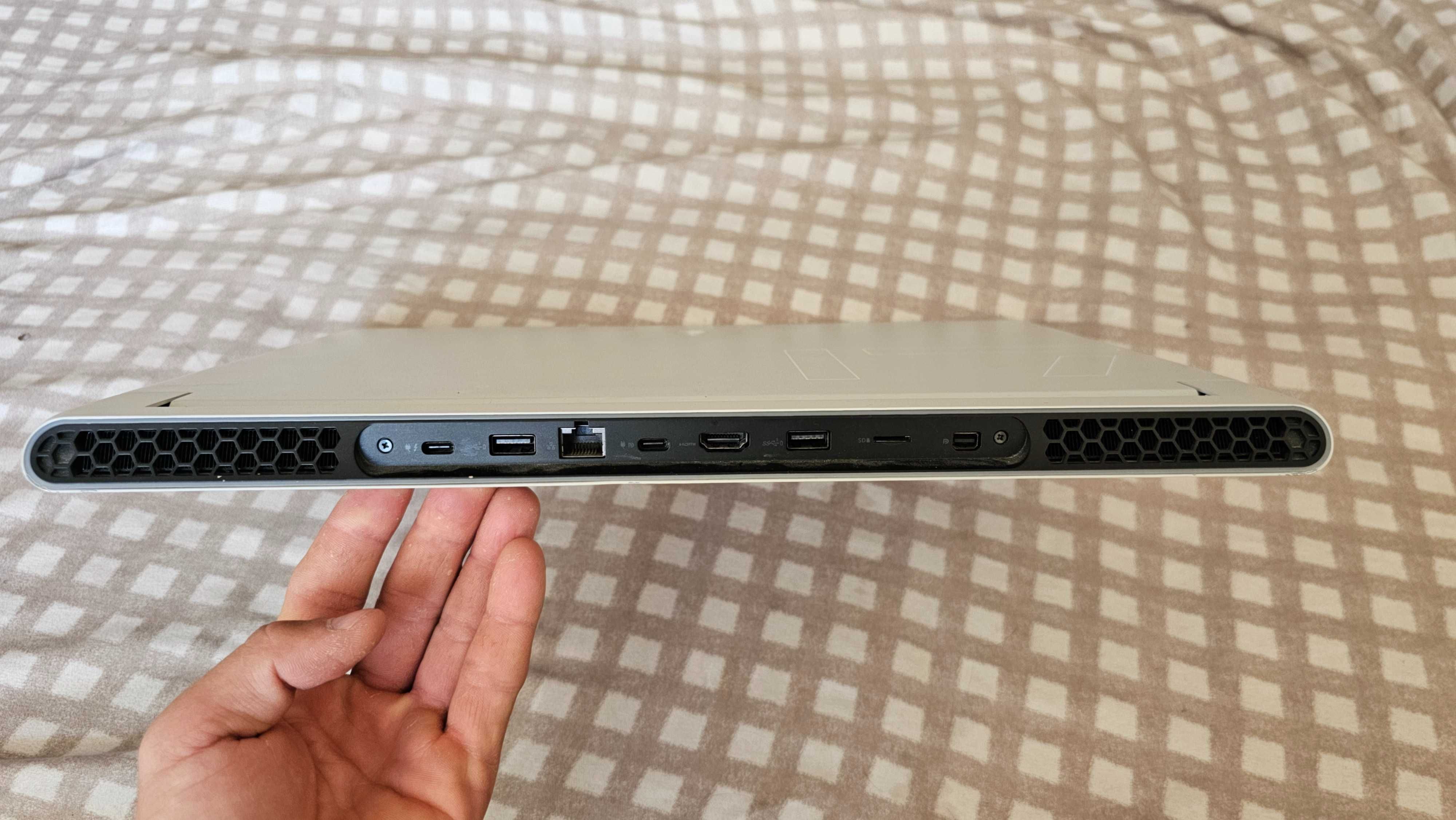 Alienware  X17 R2