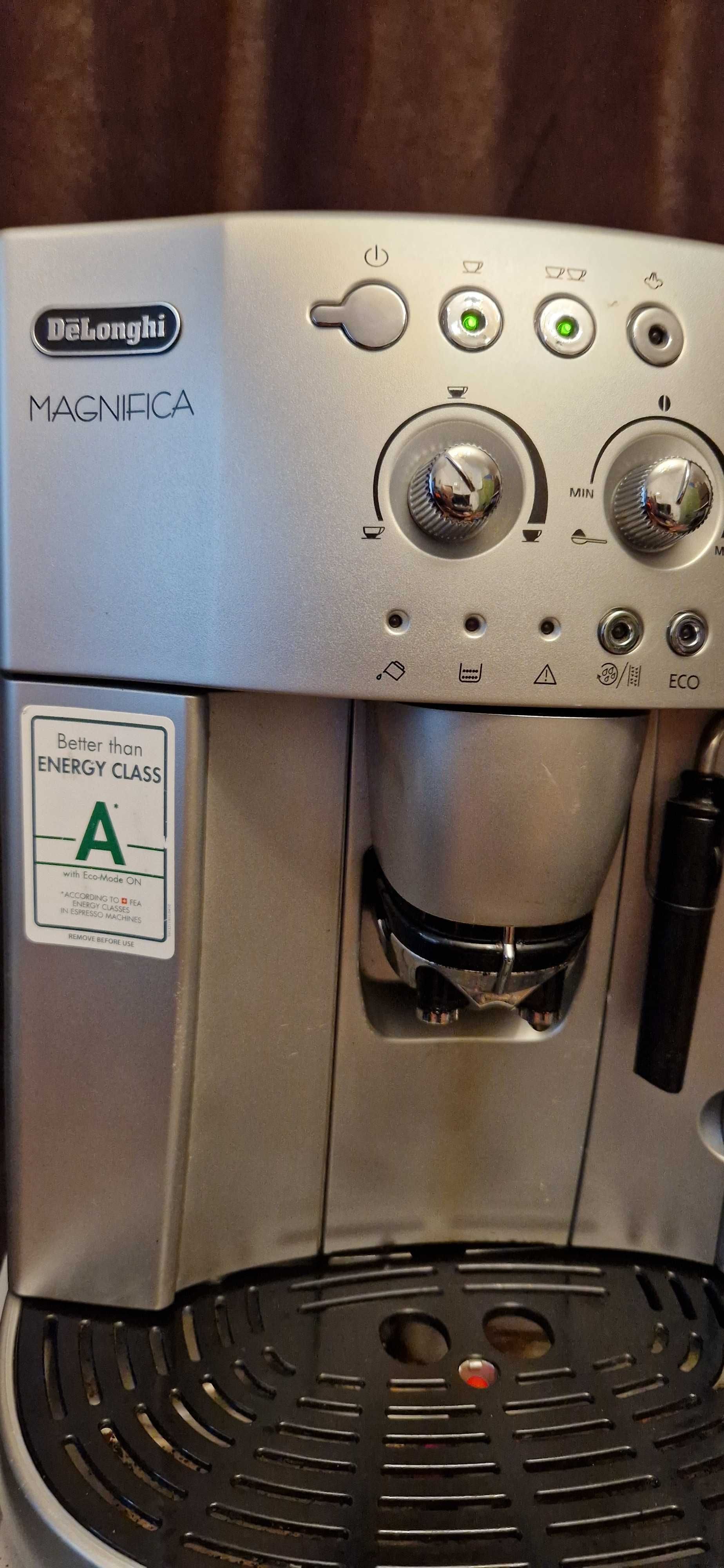 Espressor cafea automat Delonghi Magnifica expresor