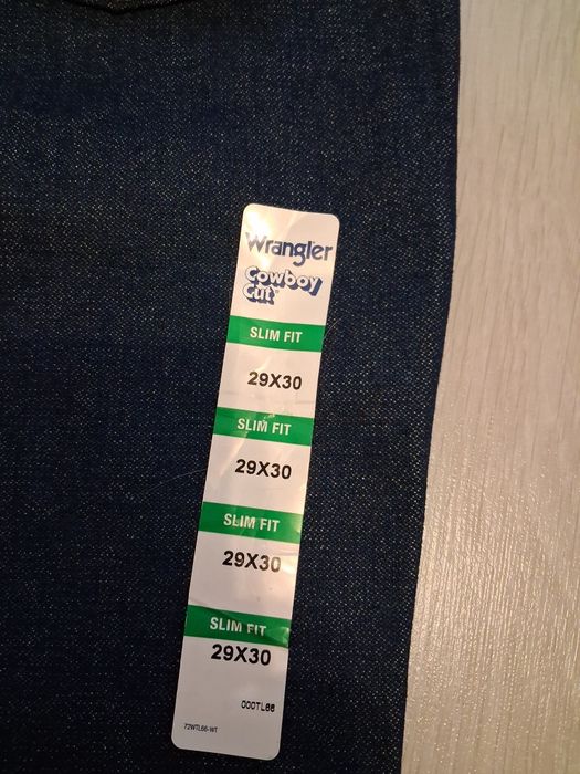 Vând Blugi Wrangler Slim Fit Cowboy 29×30 S-M  Noi cu eticheta Barbati
