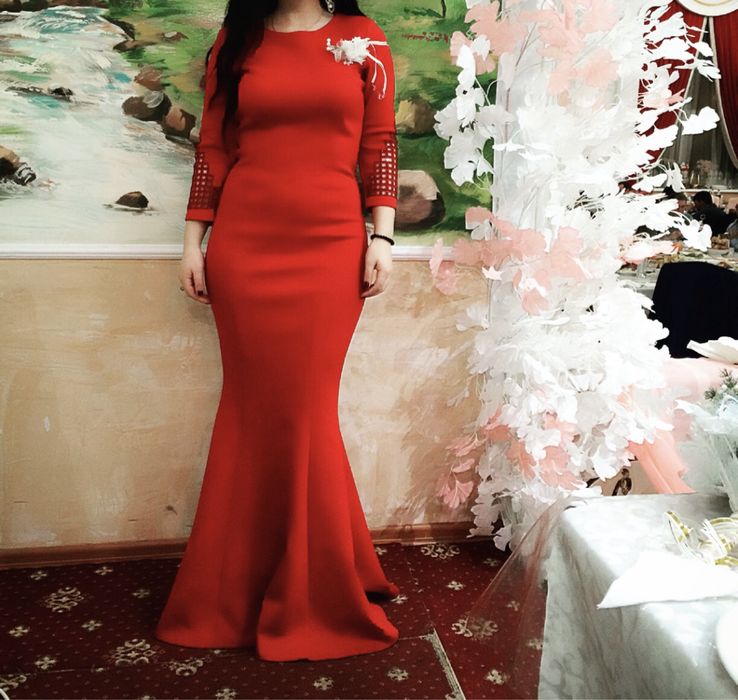 Красивое вечернее платье