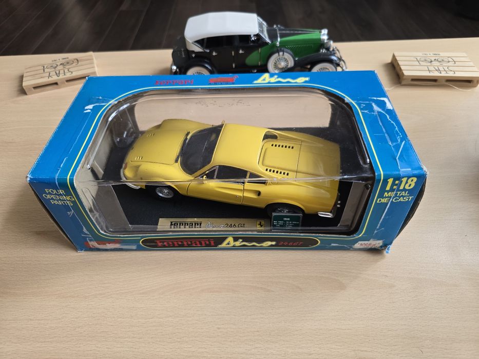 Vand macheta 1/18 Ferrari 246GT Dino producator Anson