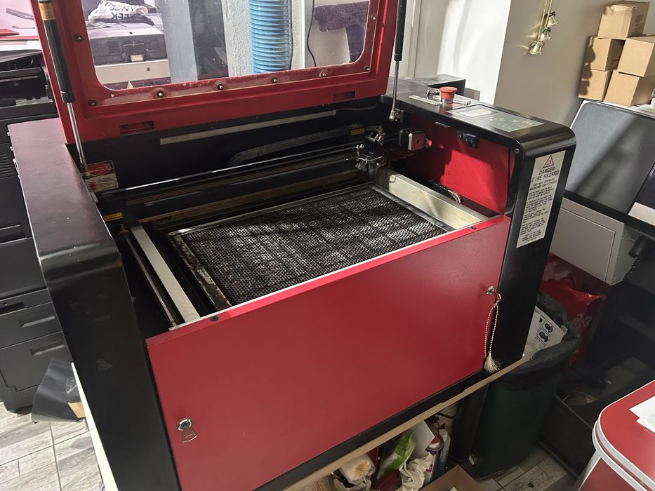Laser CO2 50 cu 30 cm